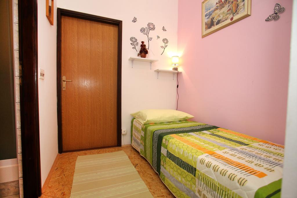 Apartments Irena Trogir Quarto foto